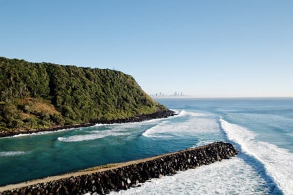 campervan hire Gold Coast van hire gold coast JUCY gold coast campervan rental gold coast road trip cheap campervan hire 2 campervan-rental-gold-coast-coastline