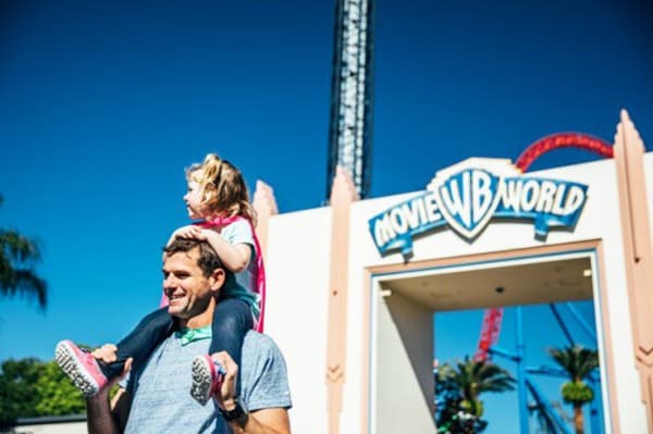 campervan hire Gold Coast van hire gold coast JUCY gold coast campervan rental gold coast road trip cheap campervan hire 7 movie-world-rental-trip