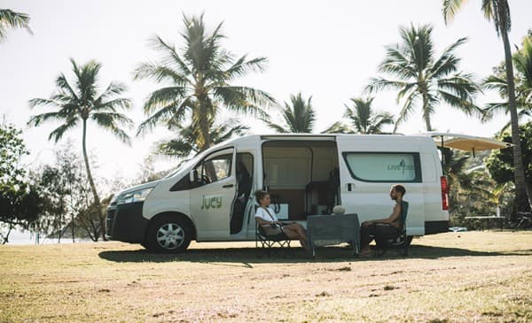 jucy campervan hire cairns couple campervan736px x 490px couple-campervan-cairns-travel-campsite